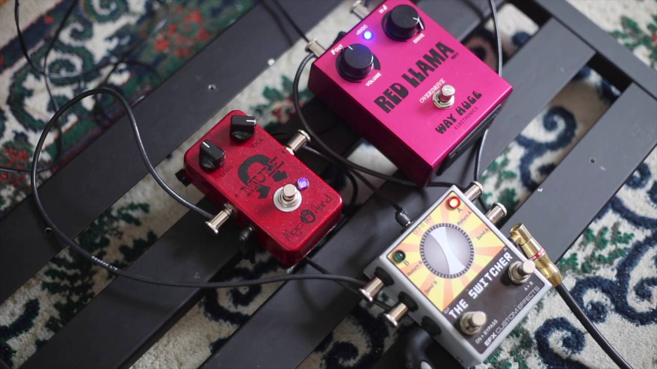 Versus: Red Llama Way Huge x Mule Mojo Hand FX