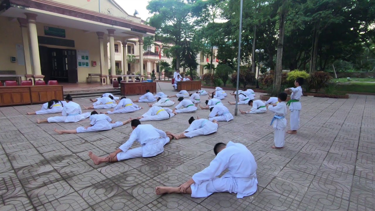 Một số bài tập khởi động trong karatedo