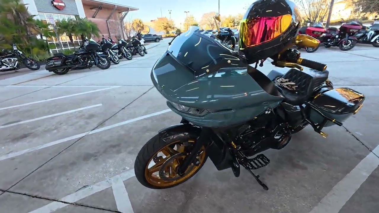 Heading to Pockets and Putters 🎱bike night. 