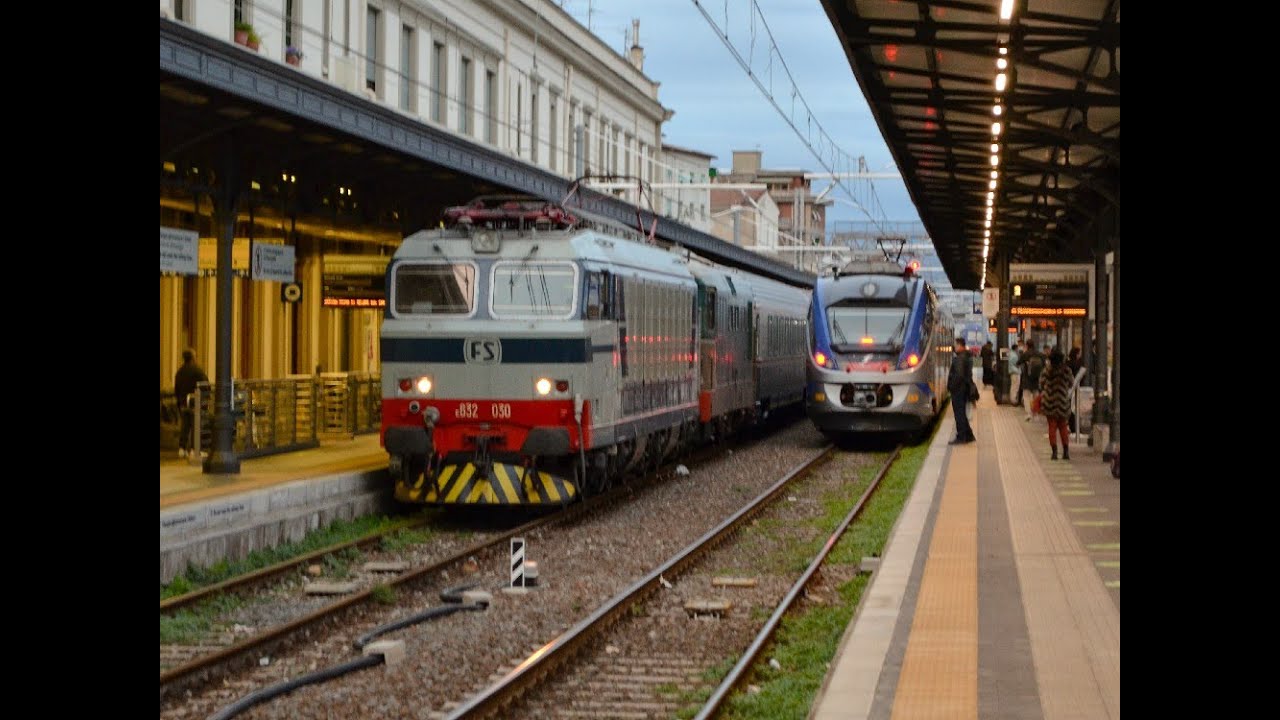 Manovre di carrozze Gran Comfort nella stazione di Pistoia