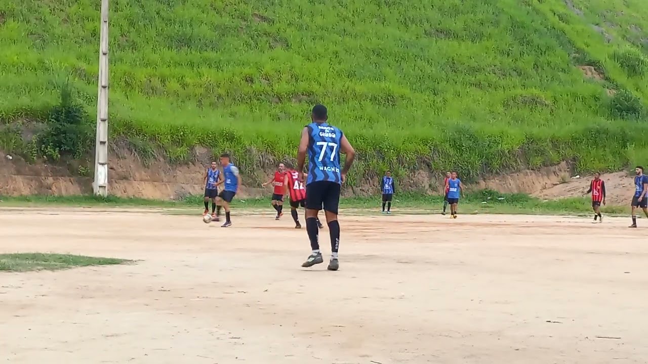 O Esquadrão vermelho valorizou  muito a vitória do esquadrão azul  pela entrega em campo .