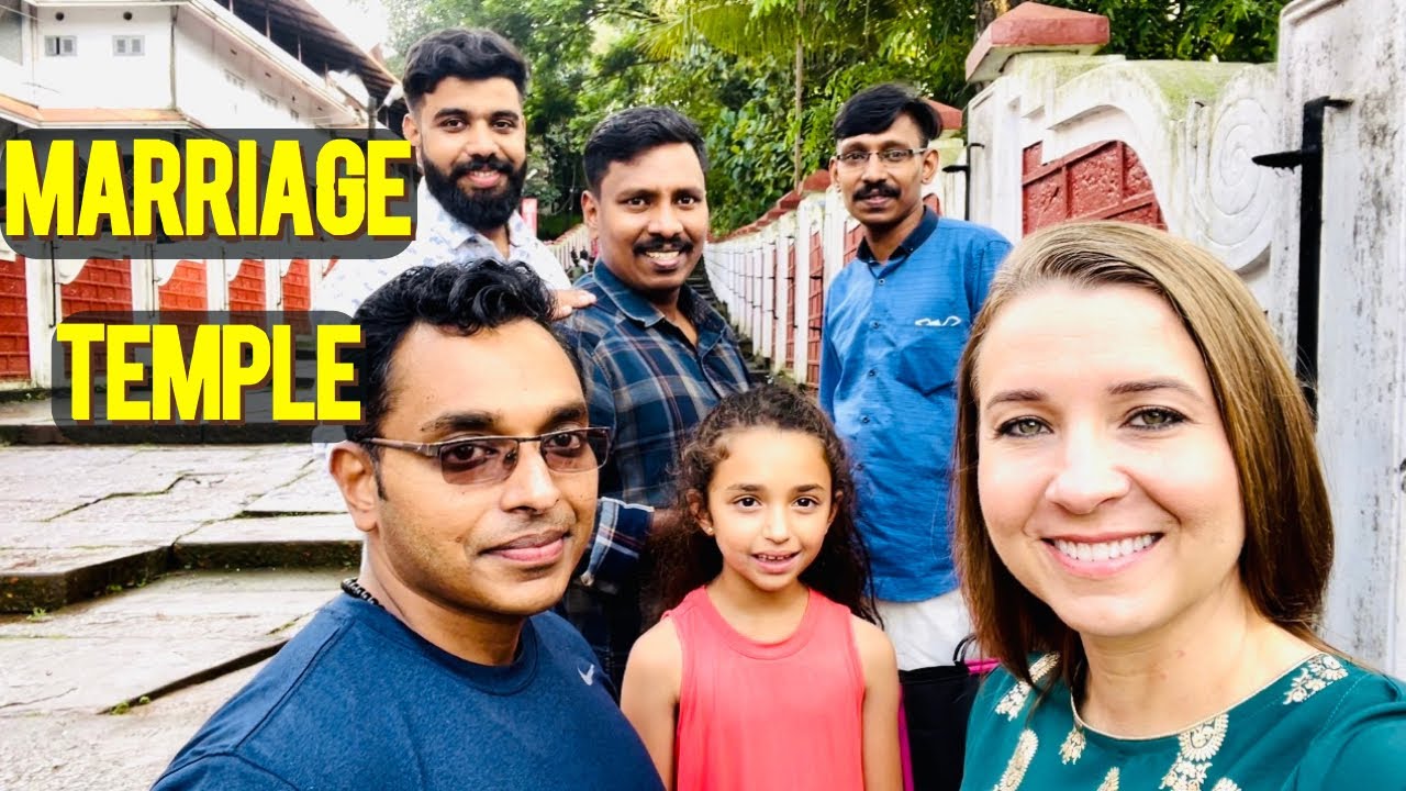 Visiting THIRUMANDHAMKUNNU TEMPLE For Marriage Puja~Trying Street Food In Kerala
