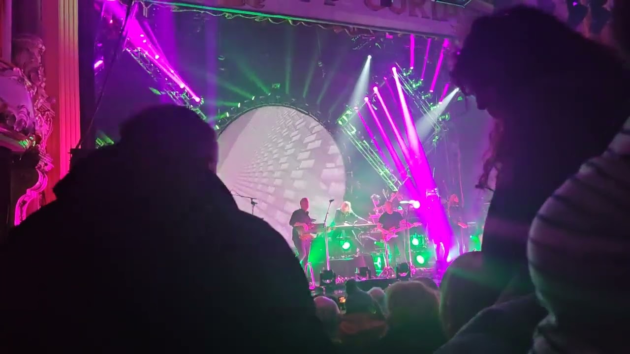 Brit Floyd. Run Like Hell. Glasgow Pavilion.