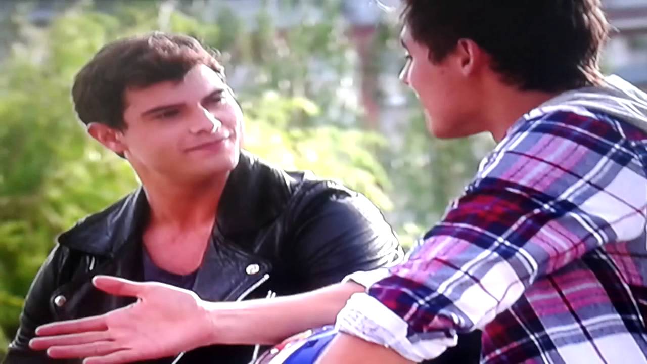 Violetta 2 ~ violetta et leon et Diego