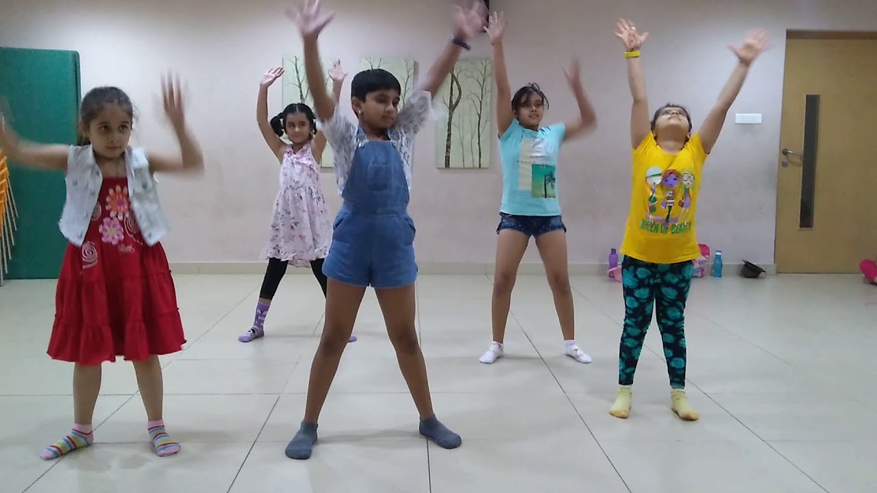 Khol de par dance with contemporary moves