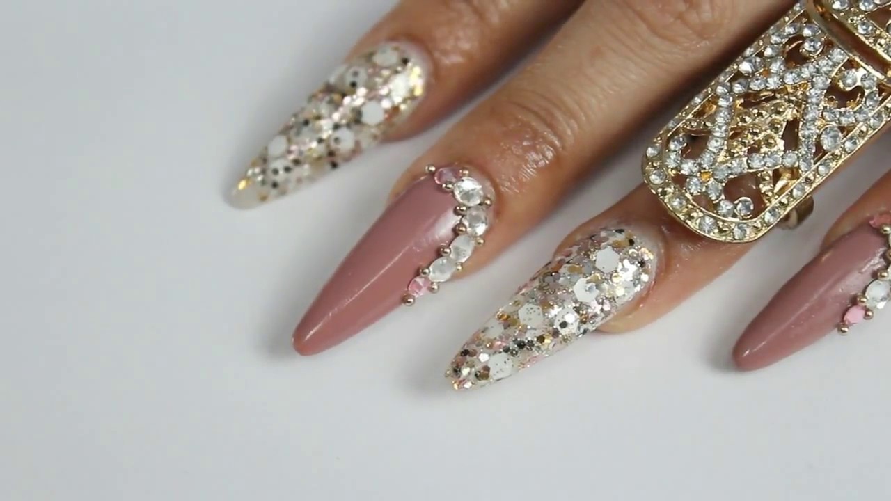 Uñas acrílicas fantasía rosa palo con guía de swarovskys primaverales 2017
