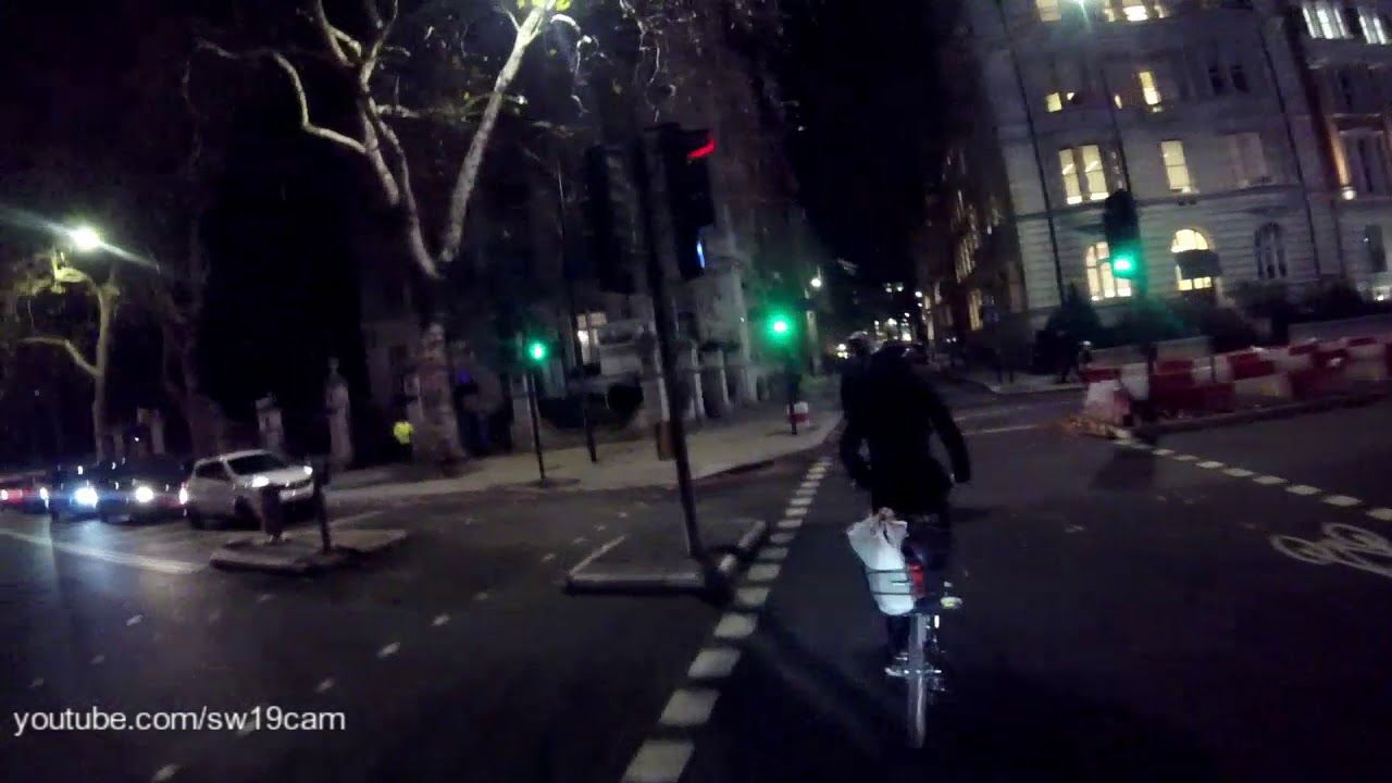 Unblock embankment - untold chaos for Ambulance at 9:15pm on a Monday night Cycle Superhighway