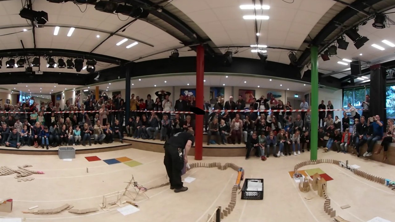 Domino Day 25-10-2016 't Hooghe Landt College Amersfoort