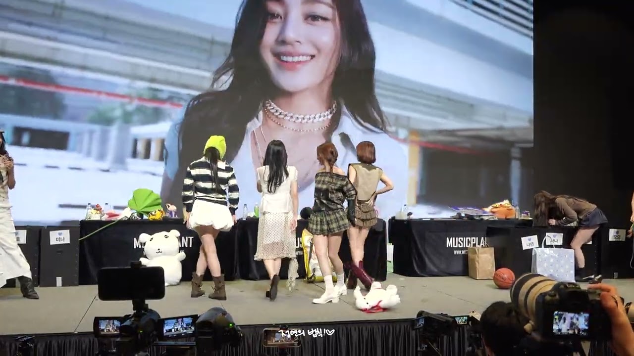 250906 트와이스 this is for 슈피겐홀 팬사인회 BATTITUDE