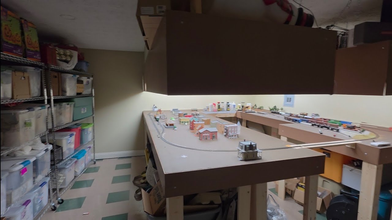 New Valenced HO layout 12 x 10 - Learning how to build model railroad layouts