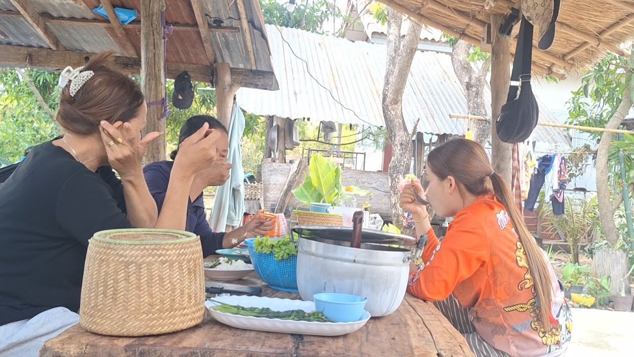 กินแกงหน่อไม้กินชุมหลายคนแซบๆๆ😋🥰