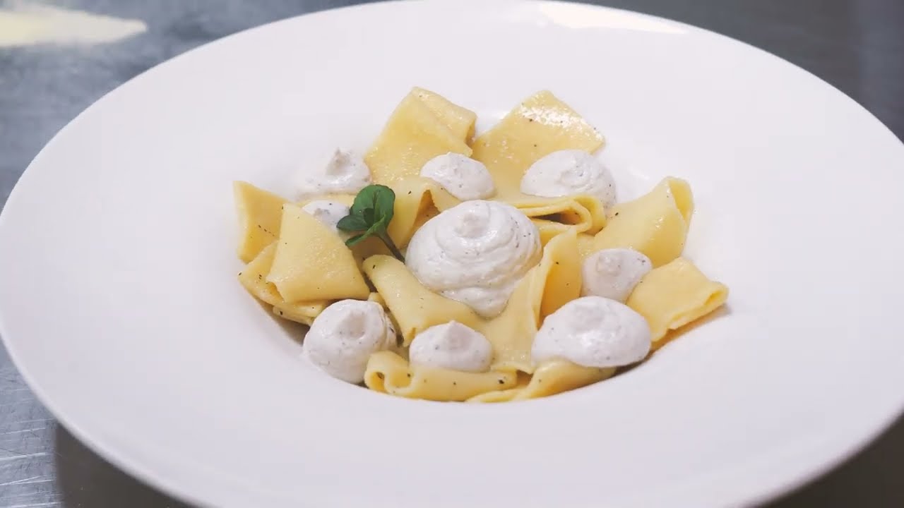 Pappardelle ricotta tartufo #KursegatimiTirane #kuzhin #picerie #pasticerie #barman