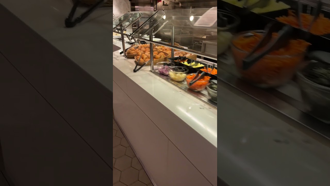 Servi&ccedil;o de jantar no MarketPlace do MSC Seaview #msccruise #msccruzeiros #mscseaview #viagem