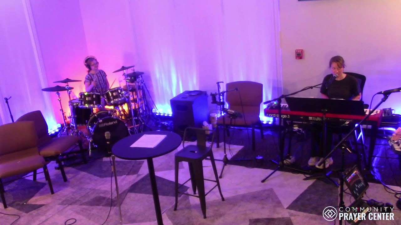 Daily Fire On The Altar - Ministering to the Heart of God