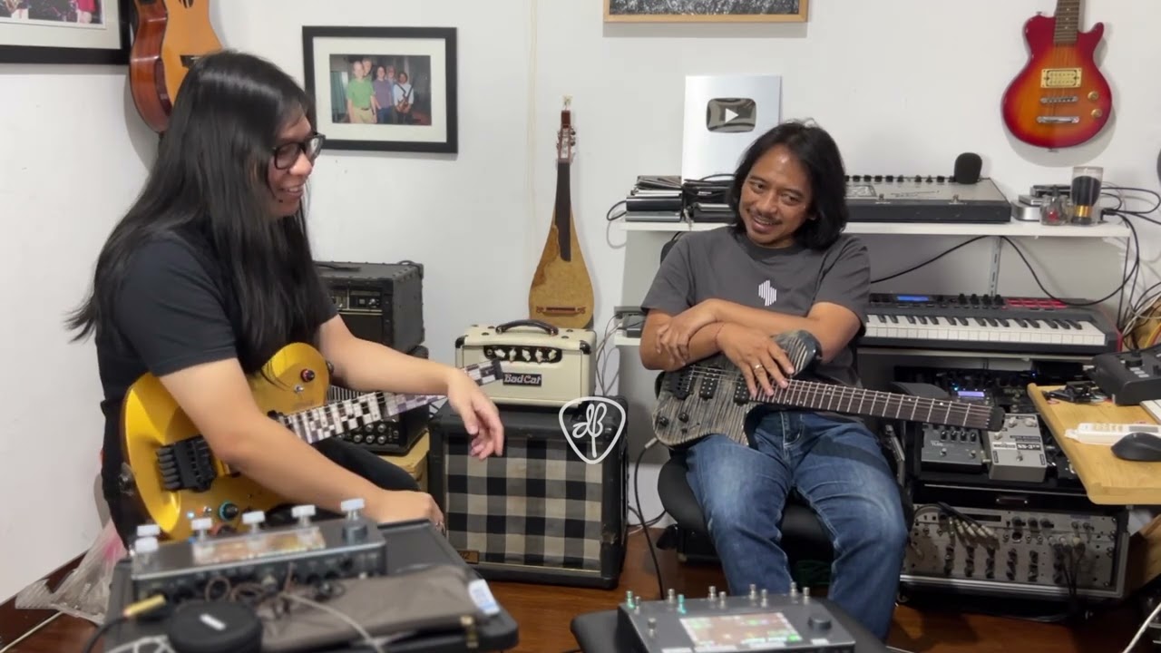 HOME Chapter - 44 KARIS,  Ngobrolin Gear dan Jamming