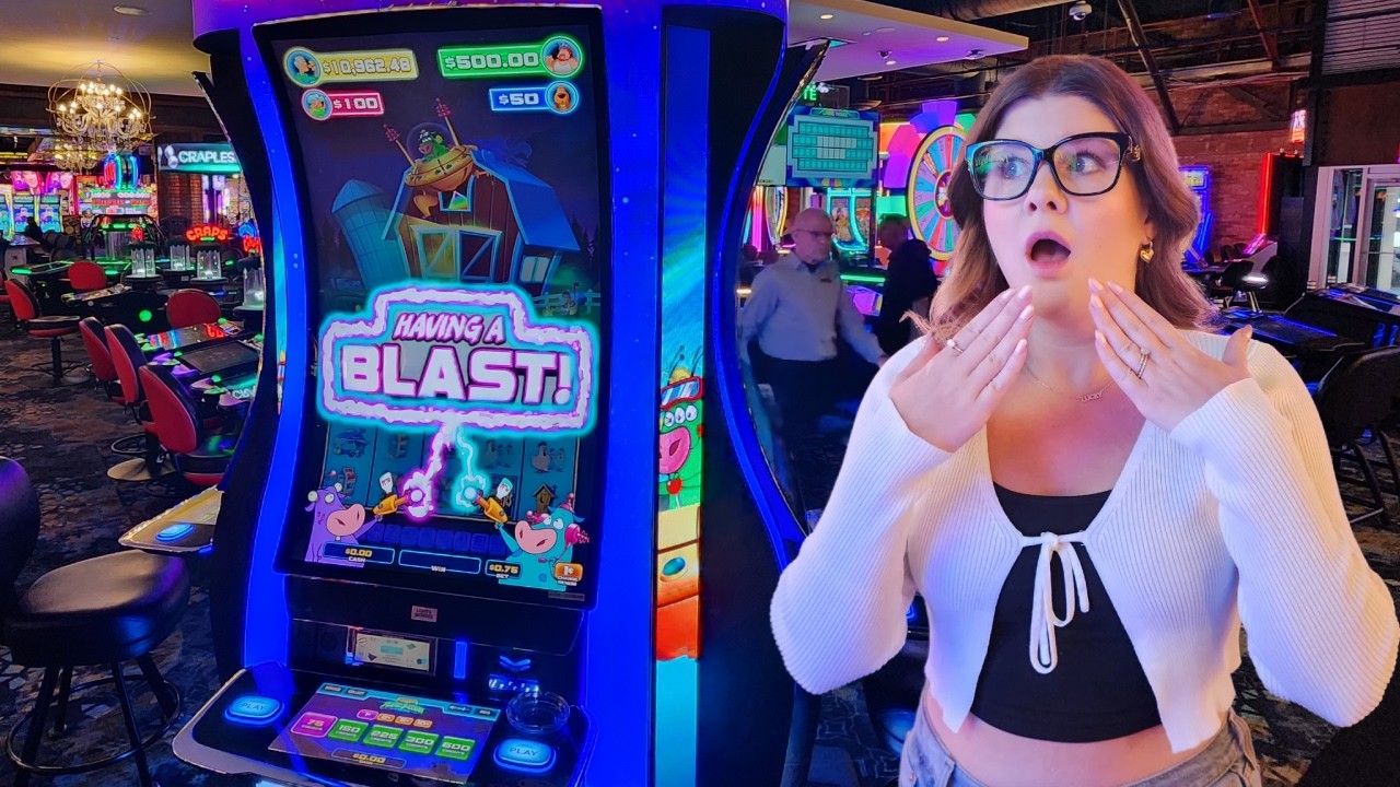 I Found the NEW Visitors from Planet Moolah Slot in Las Vegas!