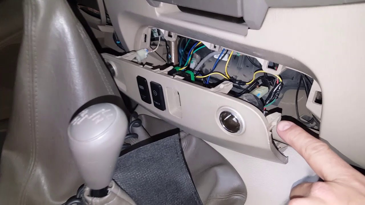 Colocar usb. Ficha luces. Teclas. Switch en toyota hilux sw4