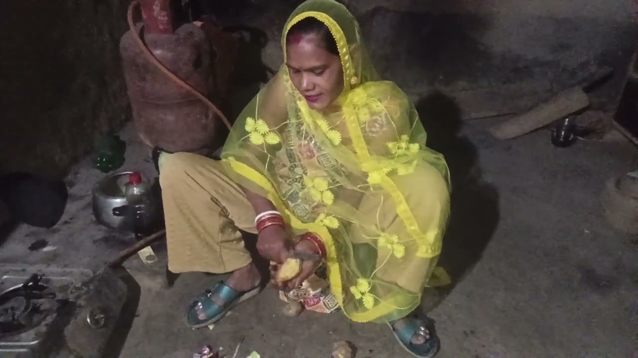 गोबी आलू रोटी बनारही हूं