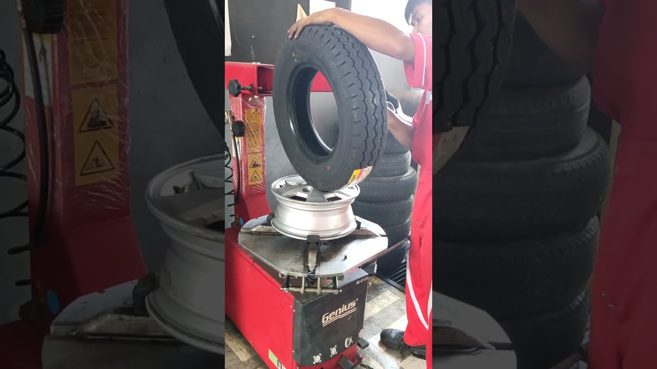penggantian ban dengan tire changer