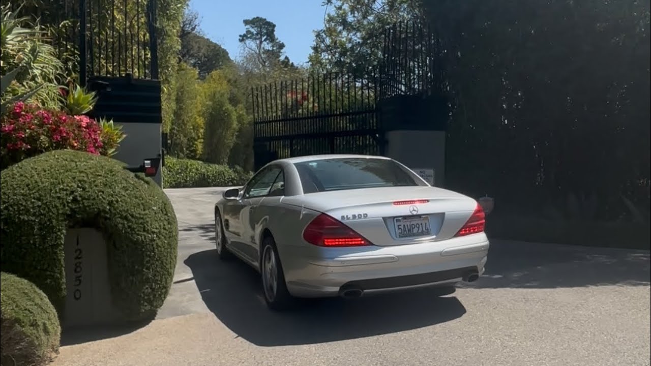 Jack Nicholson’s Gate Opens on Mulholland Drive in Beverly Hills in Hollywood, CA #jacknicholson