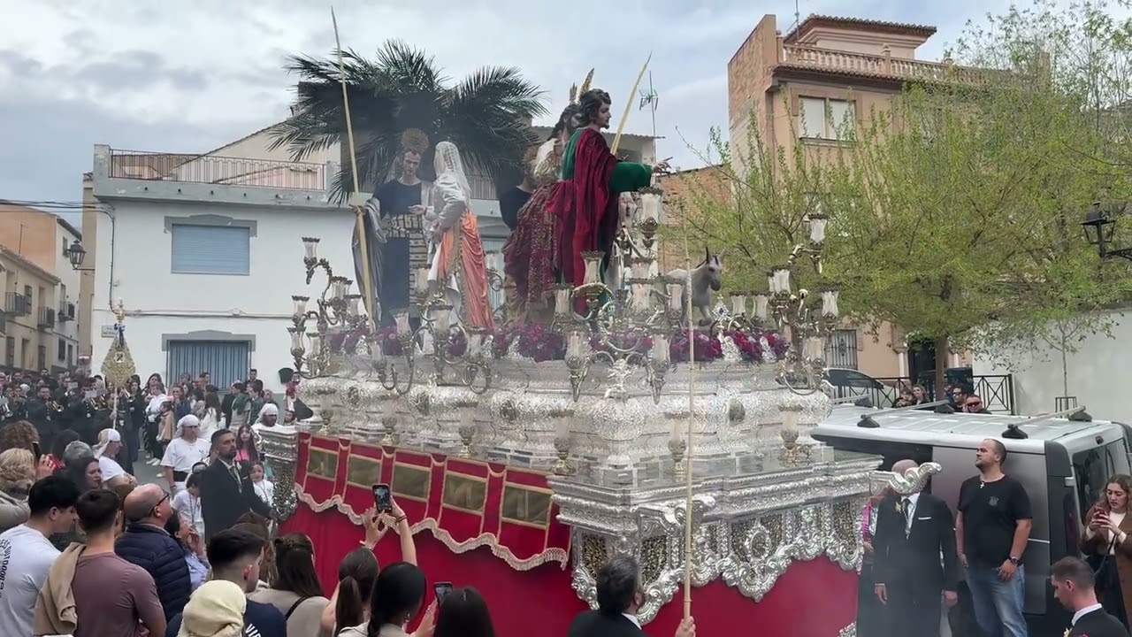 Nuestro Padre Jesús de la Victoria por las escuelas de Don Isidoro y  Casa Grande. 