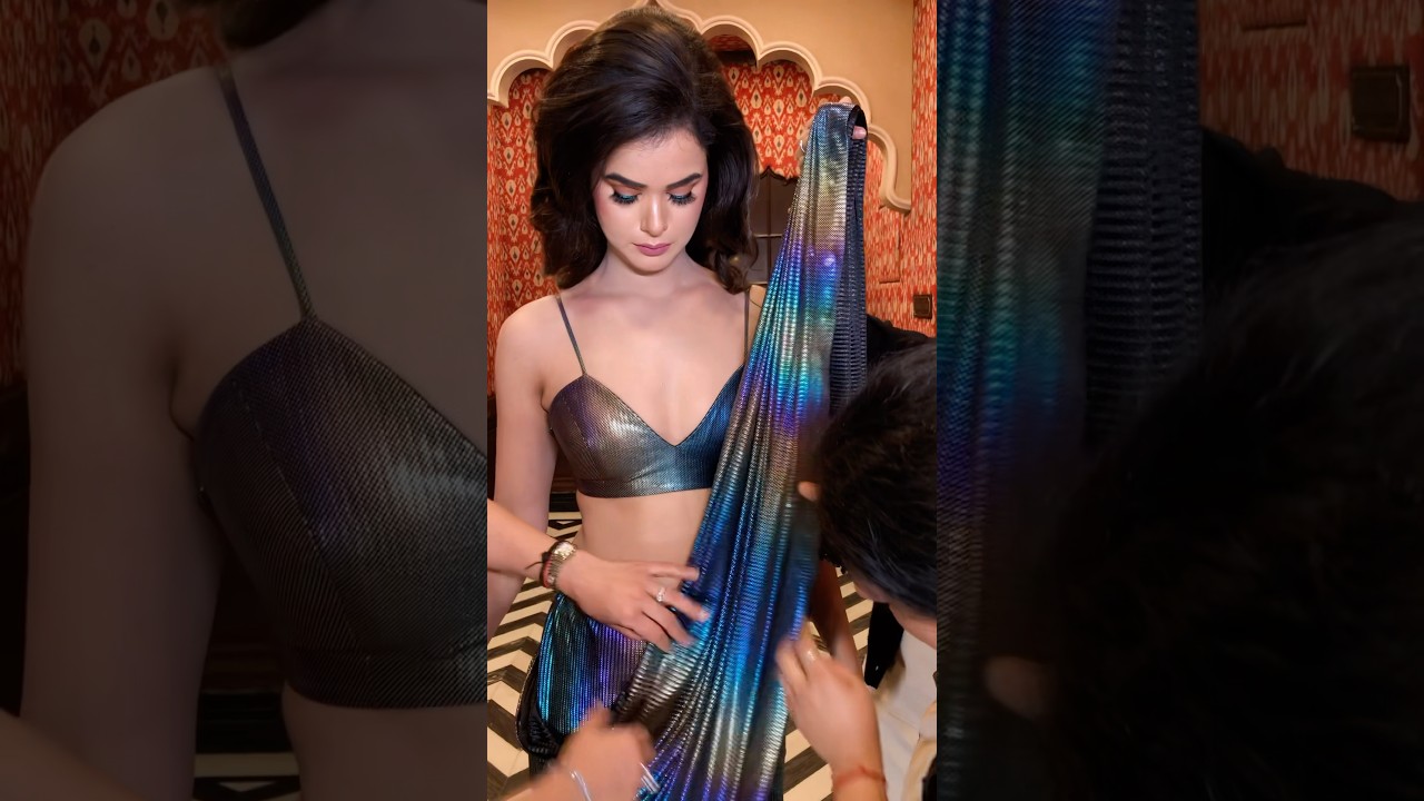 Multi Chrome Eyeliner by Parul Garg for this stunning look in Saree 💙