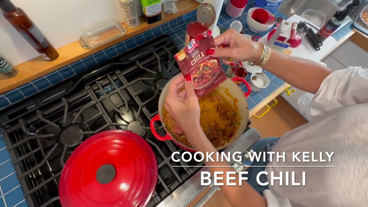 RICK & KELLY'S DAILY SMASH SPECIAL FROM THE VAULT: COOKING WITH KELLY CHILI!