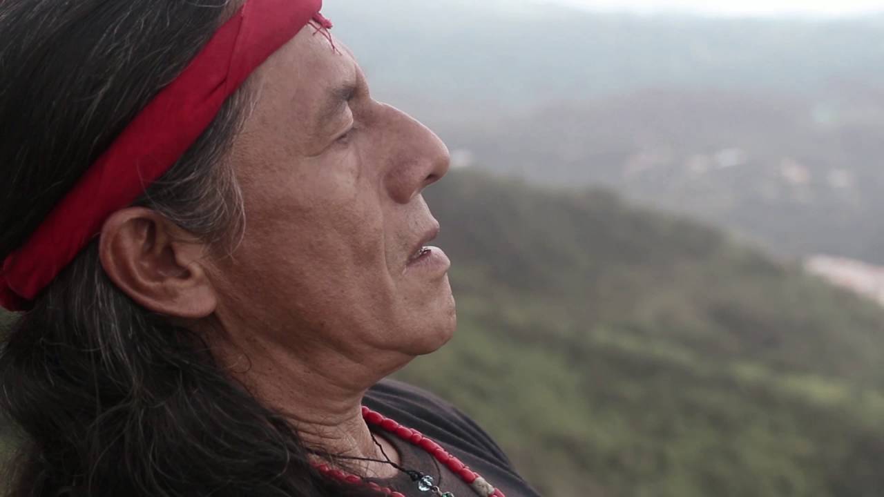 Con las aves en el pecho - Panchimalco Florece