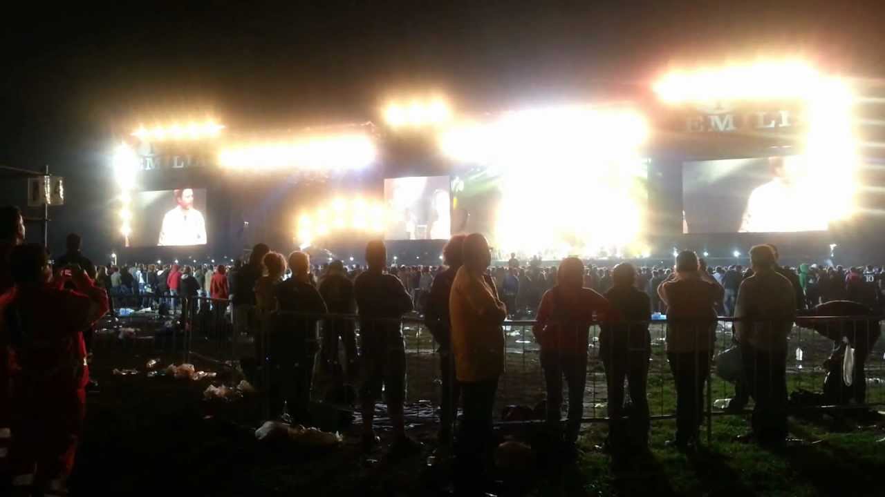 Italia loves Emilia - Concerto Campovolo 2012  - A muso duro.mp4