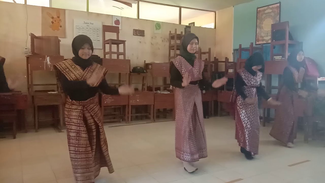 TARIAN TRADISIONAL KAPAL BELON ( TARIAN LAGU TRADISIONAL SAMBAS )