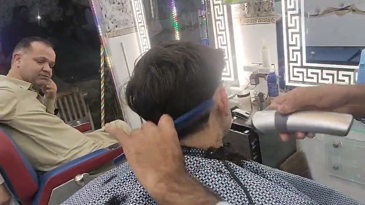 Mid feed hairstyle 🔥#howtocutcurlyhair #barber // new Ali beauty saloon 