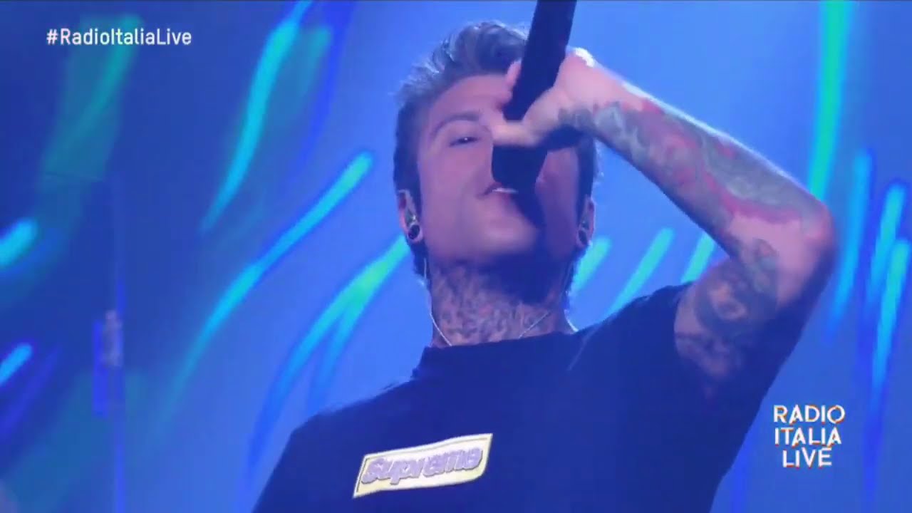 J-AX e Fedez - Assenzio sul palco di #RadioItaliaLive