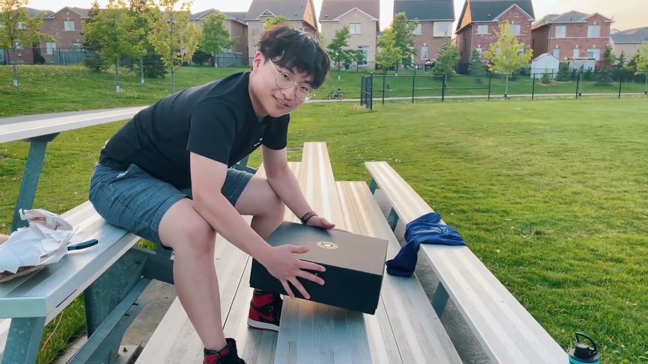 Unboxing the 2023 Swift Student Challenge Award + Apple SWAGs