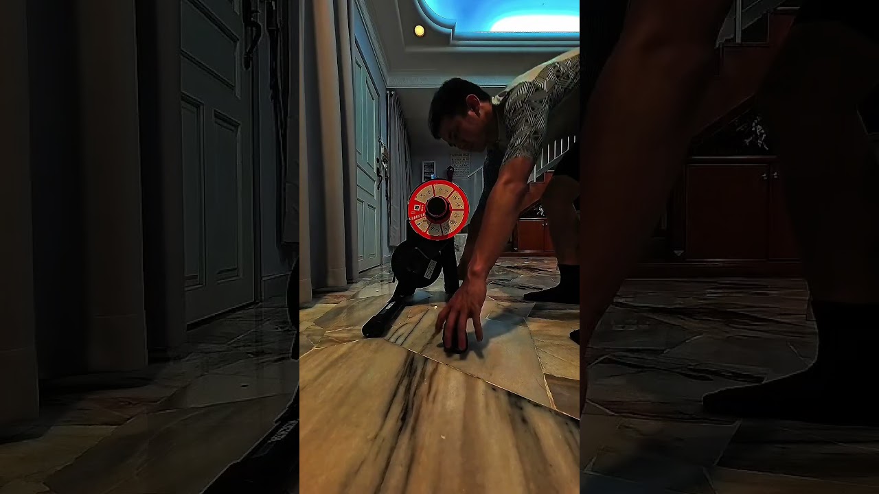 unboxing the new Wahoo Kickr Core 2. Zwift Cog + Zwift Click