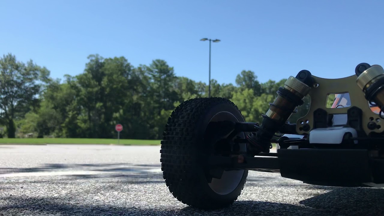 Serpent 811b 2.0 RTR Parking Lot Run #serpent#nitro#novarossi