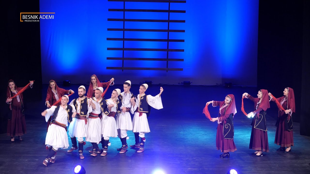 Valle me motive Korçare Art Revolution Dance