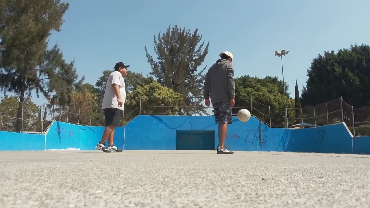 Practicando fútbol freestyle (después de meses sin entrenar)
