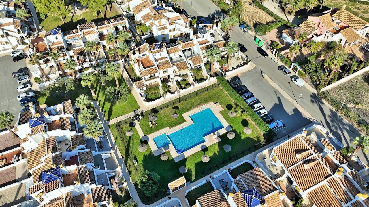 REF: VC3659 STUNNING Lola bungalow directly facing the pool in Valencias #Villamartin - 199,995€