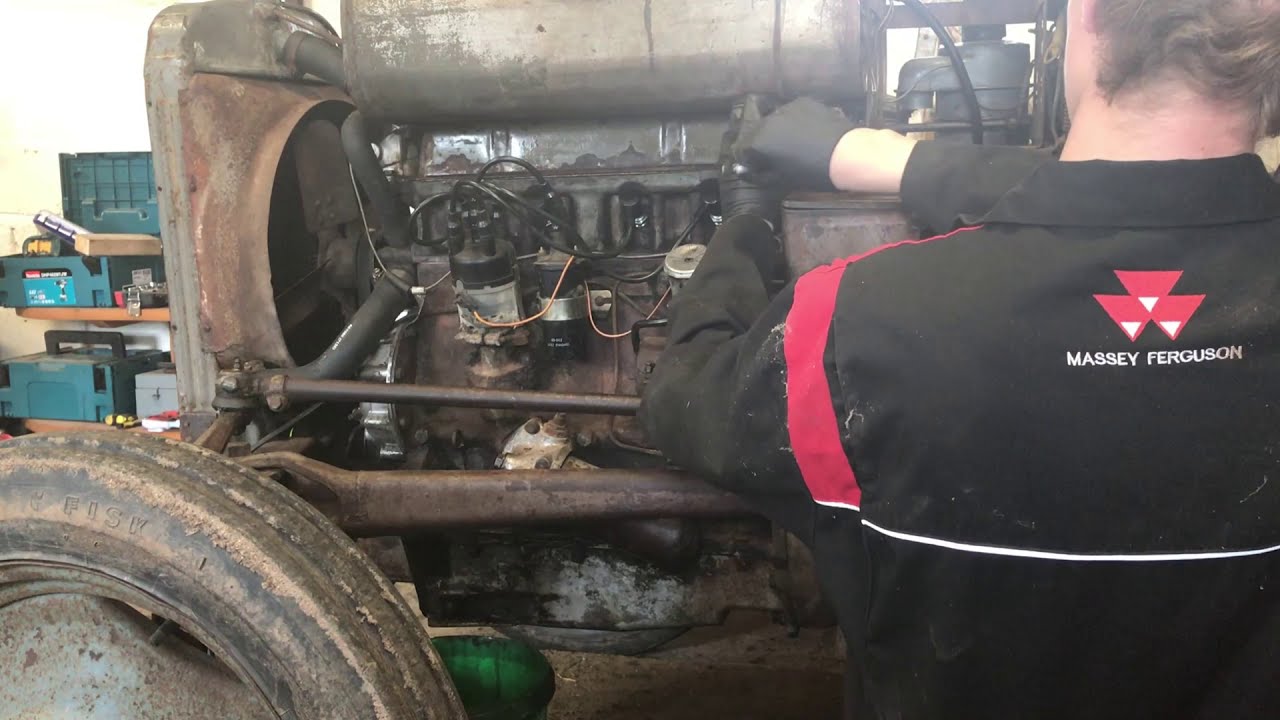 Ferguson TED20 engine rebuild Part 6 More reassembly