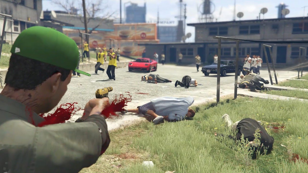 GTA 5 - Lamar and Franklin Vagos gang shootout + 5 star rampage epic cop battle