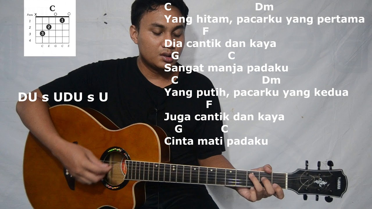 [CHORD GAMPANG] Yang Hitam, Pacarku Yang Pertama: Hitam Putih - Cozy Republic