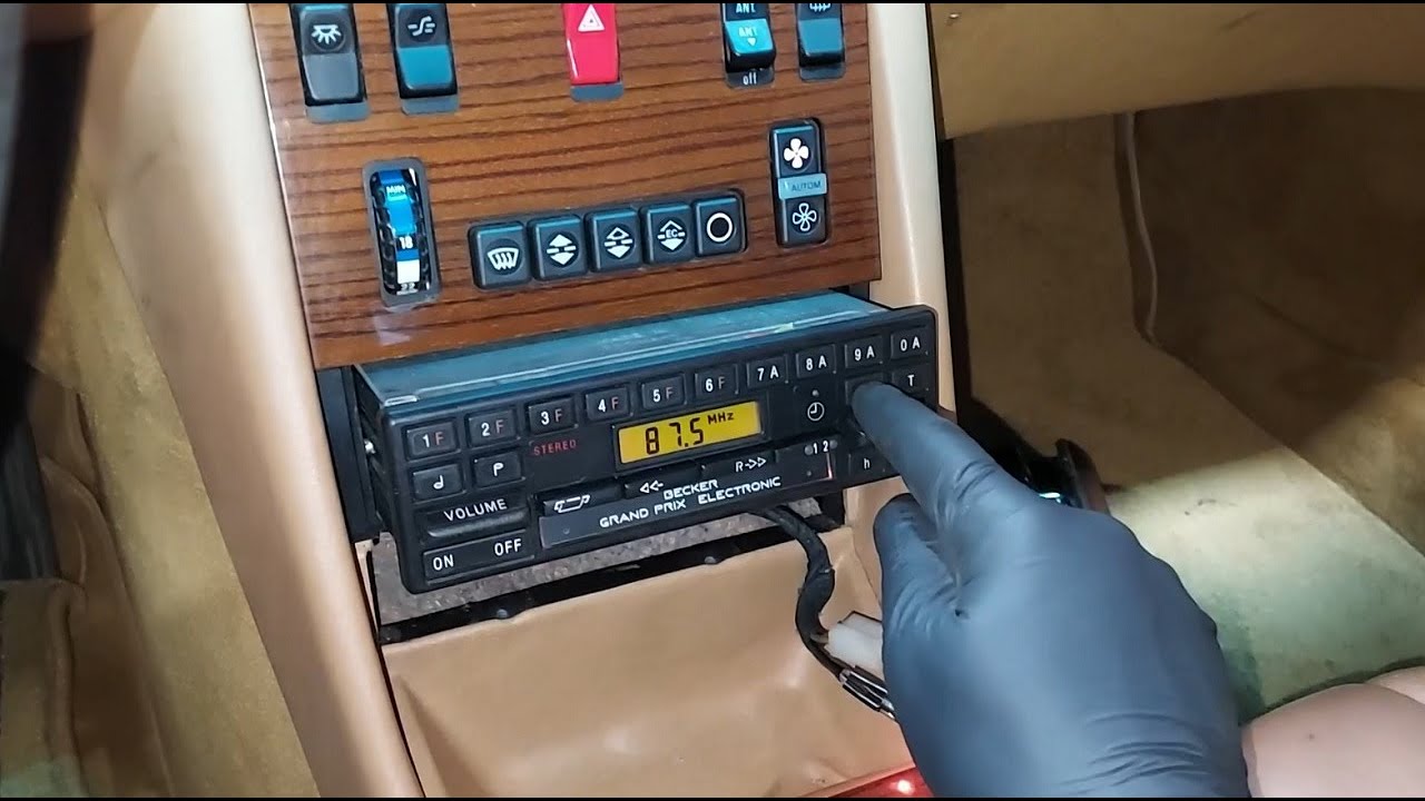 1984 Mercedes 300SD - Part 5 Original Radio Install, Suspension and Brakes
