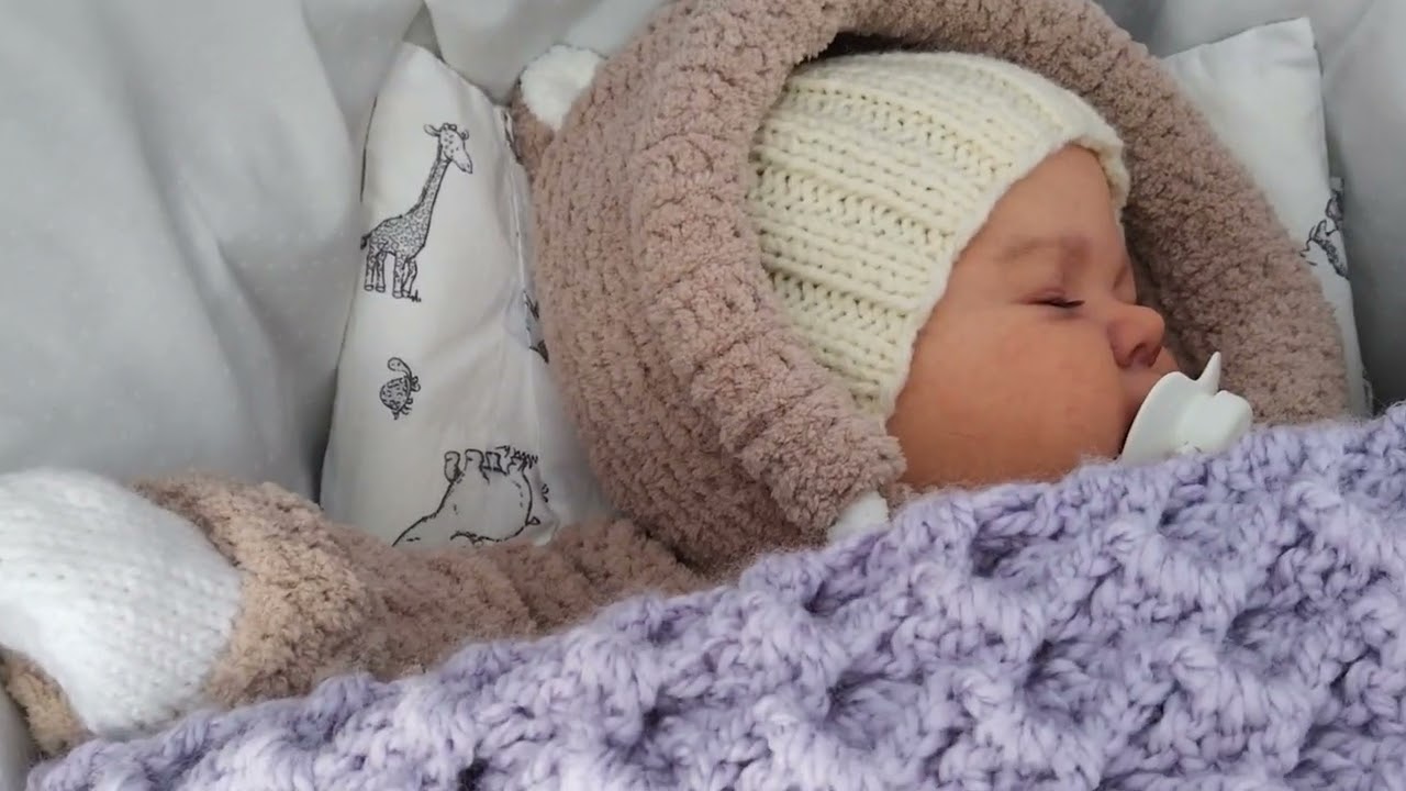 Eine kleine Runde spazieren mit Reborn baby stella  (unbezahltes Werbevideo ☃️🧣