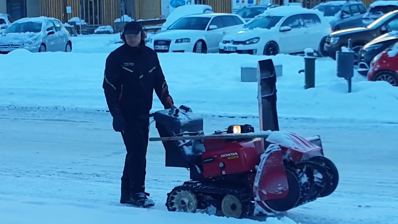 Enlever  la neige  la fraise  a  neige