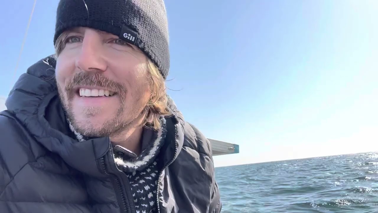 Een nachtelijke zeiltocht naar Belgi&euml;, dwars door een mijnenveld van windmolens.