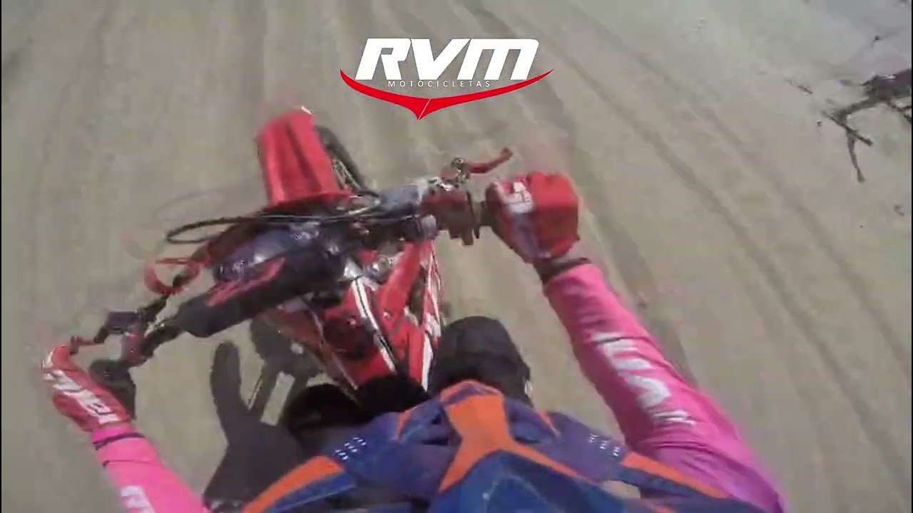La previa se vive en la arena - Casiano Barrios en el ENDURO DEL VERANO. 