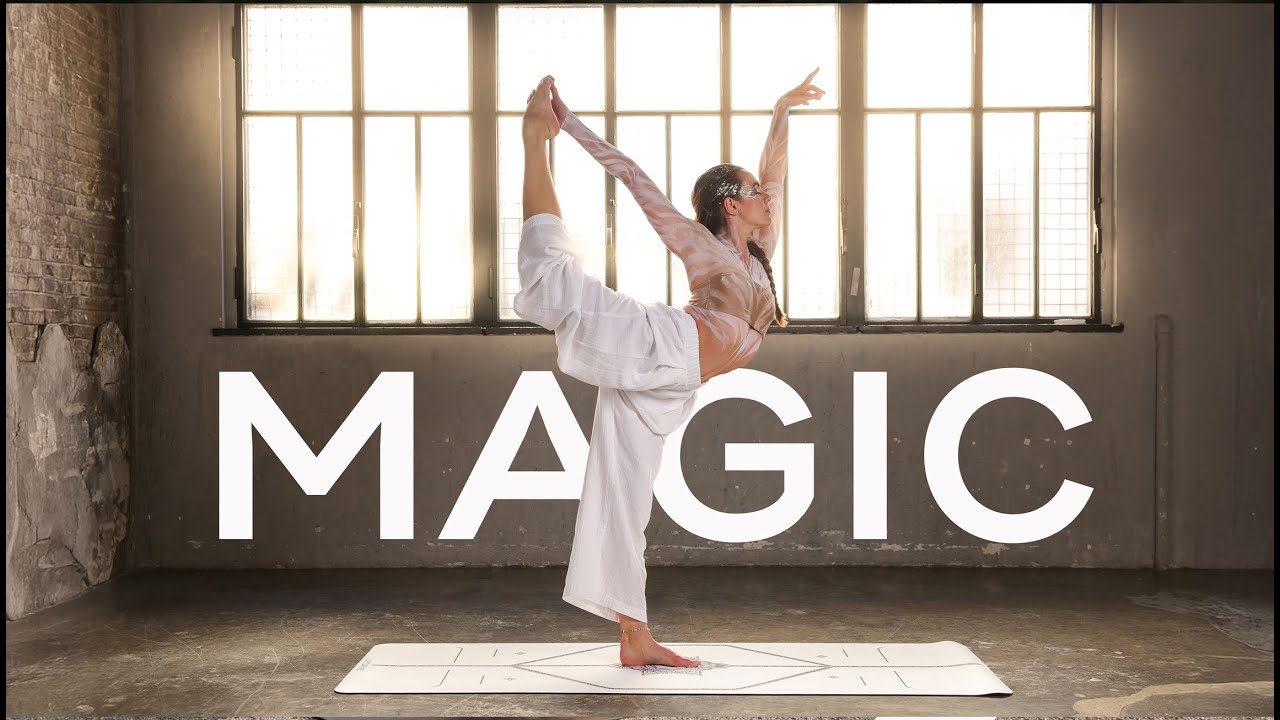 Feel the Magic | Elegant Yoga Flow with Francesca Golfetto on Liforme White Magic Mat