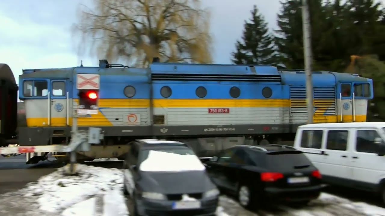751 075-3 a 750 183-6 Prievidza (bardotka - Rv odjazd, D&aacute;&scaron;ena pr&iacute;jazd, posun a odjazd s Os)