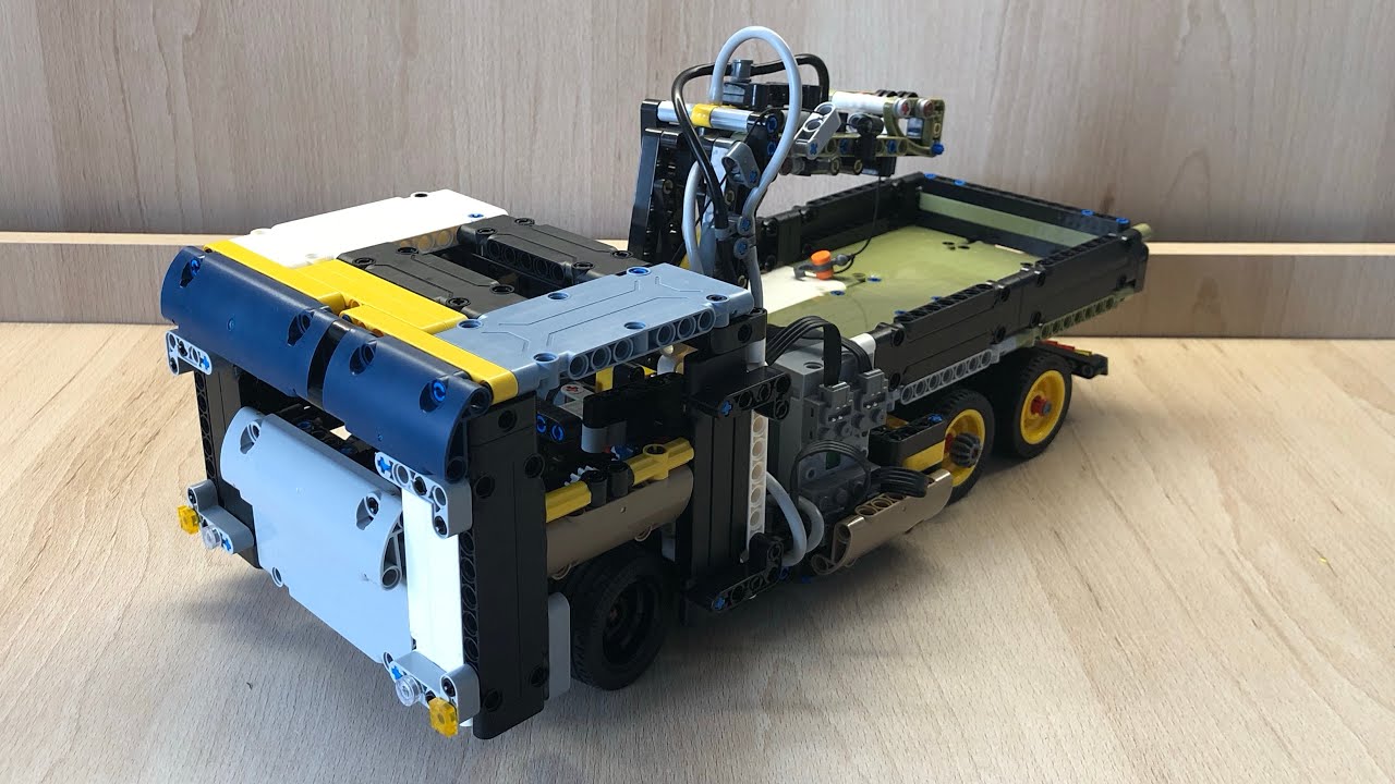 Самоделка манипулятор из Лего техник.