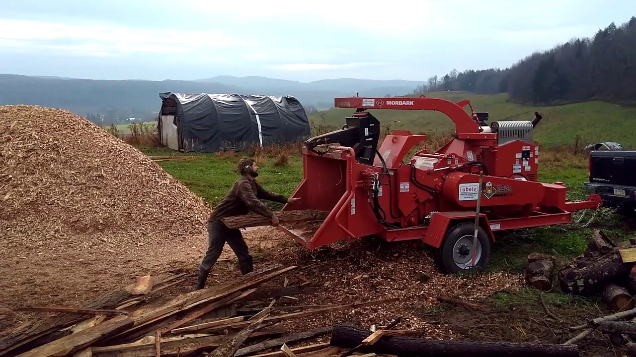 Wood chips for animal bedding & how to make them